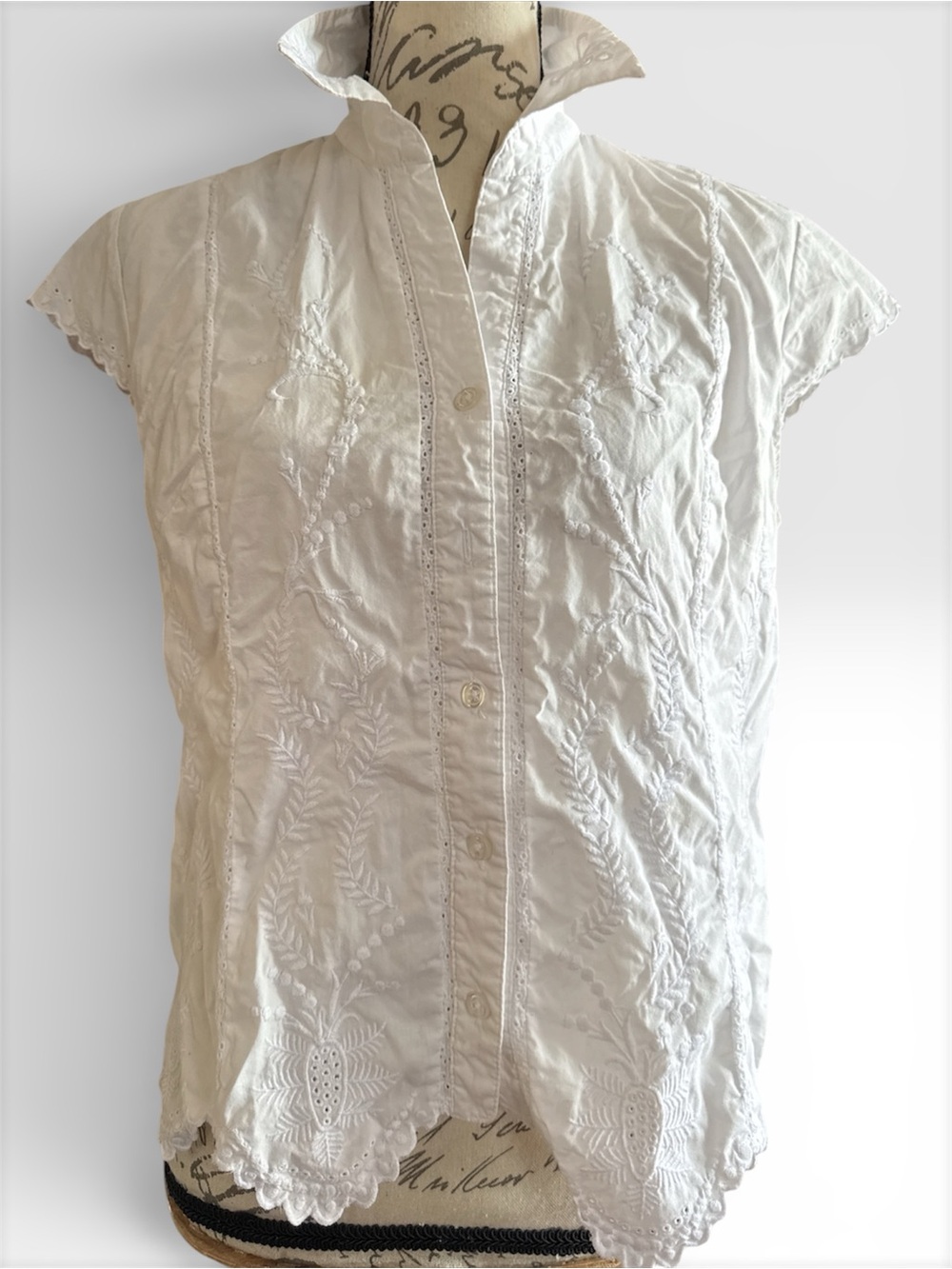 Dress Barn White Embroidered Cap Sleeve Button-Down Shirt